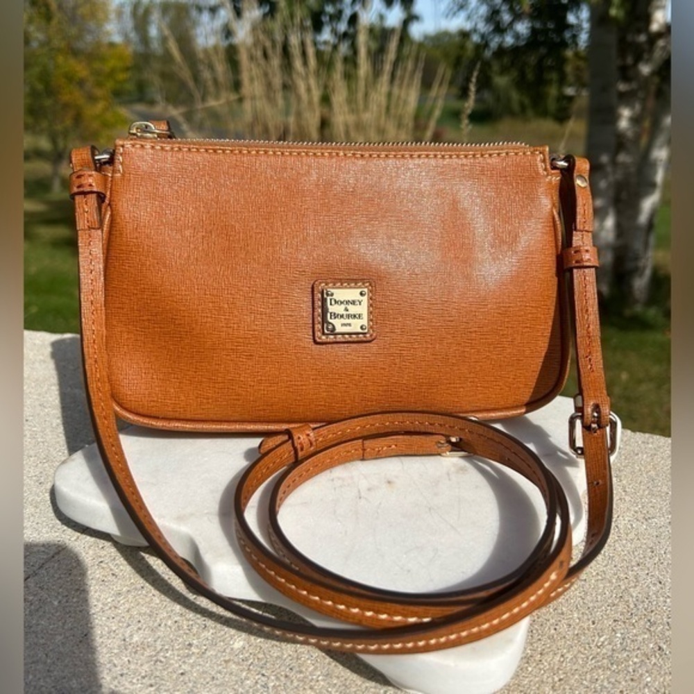 Dooney & Bourke Lexi Saffiano Leather Crossbody Shoulder Purse NWOT